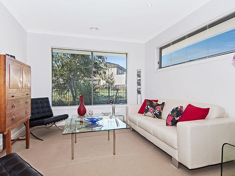 2 Pemberton Lane, Sandhurst VIC 3977