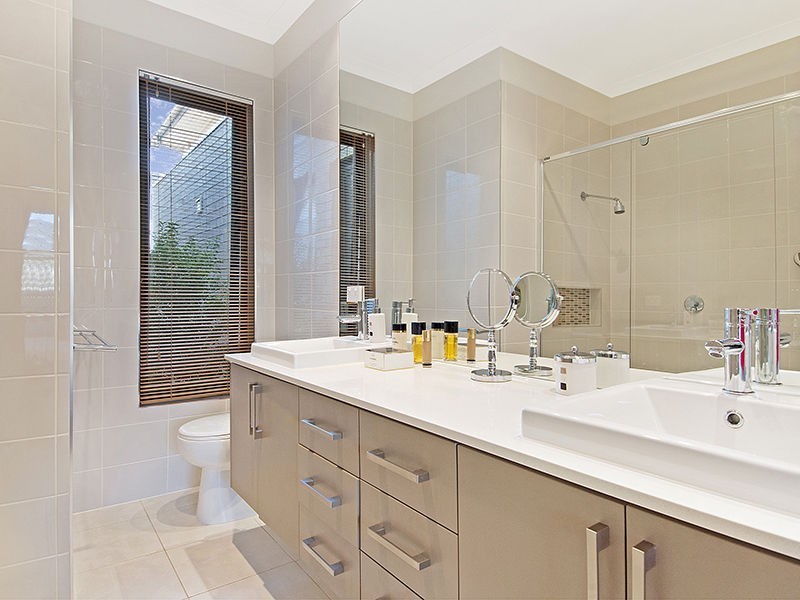 2 Pemberton Lane, Sandhurst VIC 3977