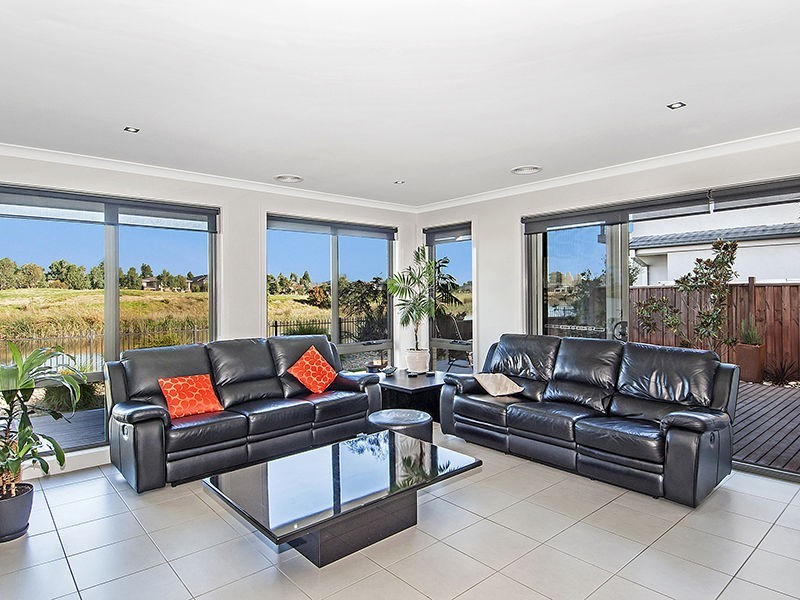 42 Lakeside Drive, Sandhurst VIC 3977