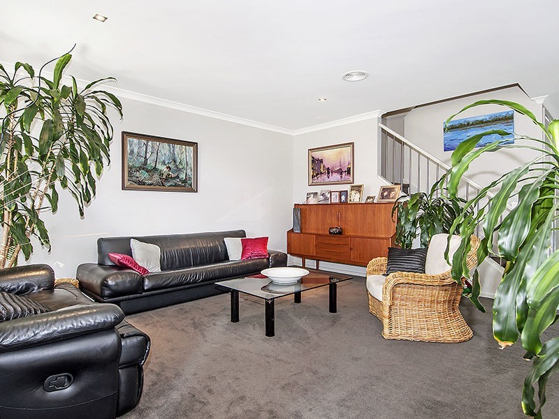 42 Lakeside Drive, Sandhurst VIC 3977