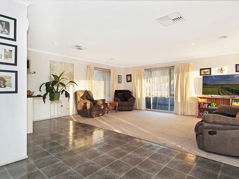 35 Gamble Road, Carrum Downs VIC 3201