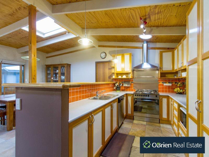 11 Raleon Avenue, Frankston South VIC 3199