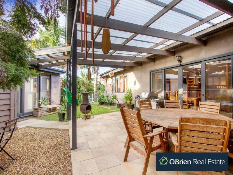 11 Raleon Avenue, Frankston South VIC 3199