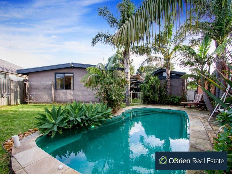 11 Raleon Avenue, Frankston South VIC 3199