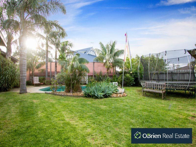 11 Raleon Avenue, Frankston South VIC 3199