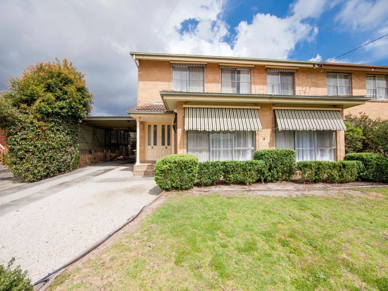 17 Armata Crescent, Frankston North VIC 3200