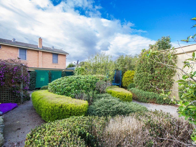 17 Armata Crescent, Frankston North VIC 3200