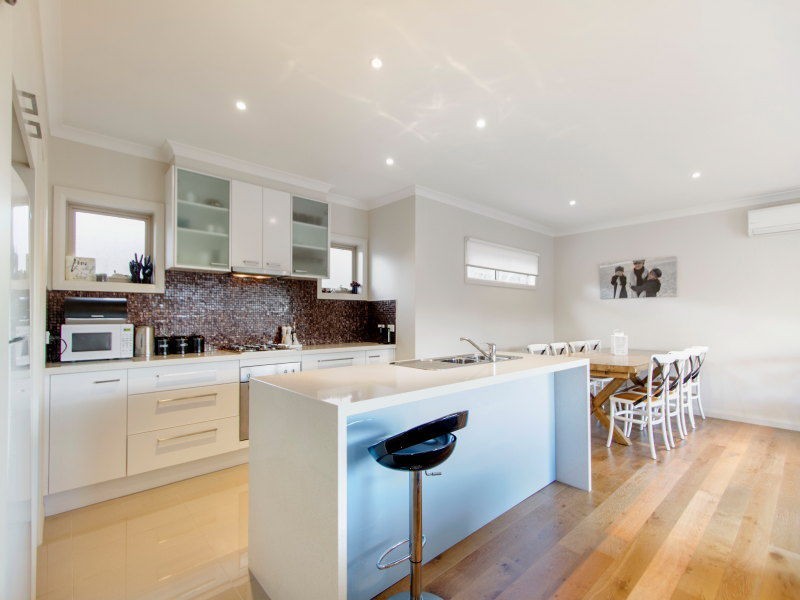 11 Mountain View Crescent, Seaford VIC 3198