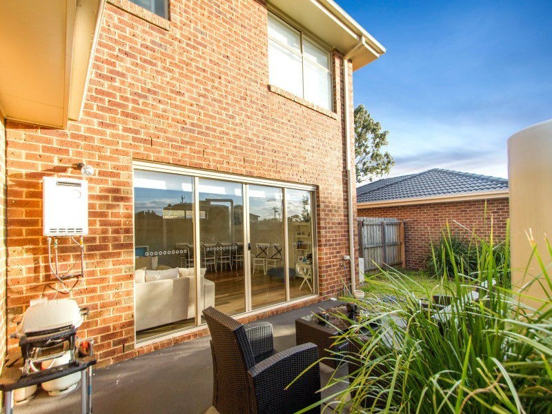 11 Mountain View Crescent, Seaford VIC 3198