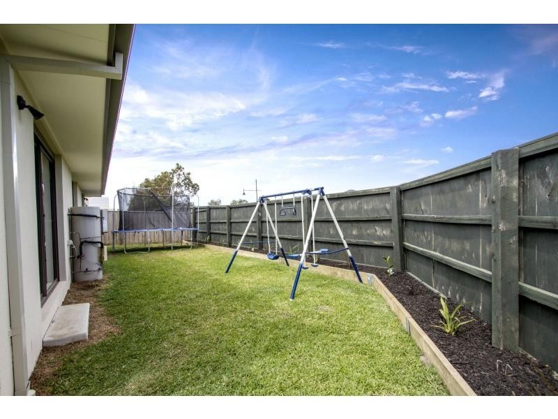 2 Portland Place, Waterways VIC 3195