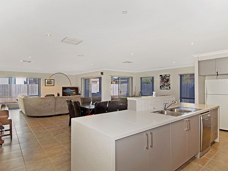 19 Hyperno Way, Sandhurst VIC 3977