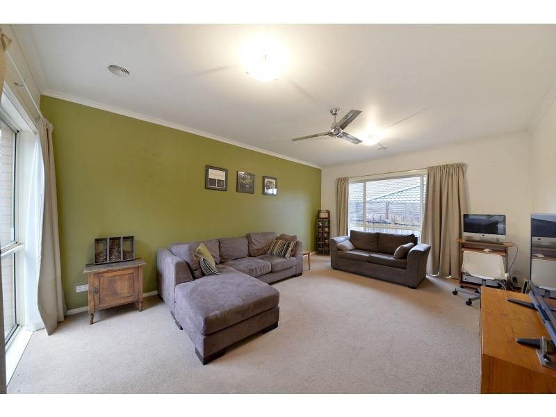 2/4 Alder Street, Langwarrin VIC 3910