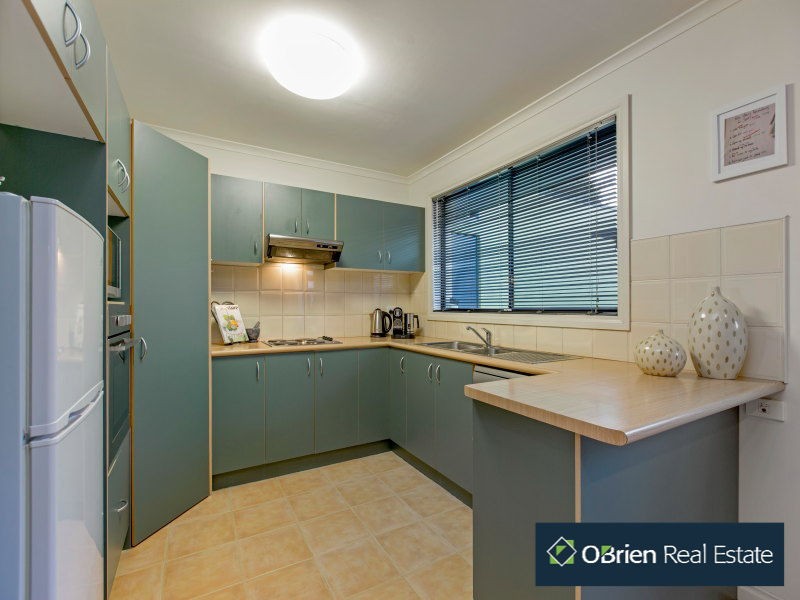 2/16 True Avenue, Carrum VIC 3197