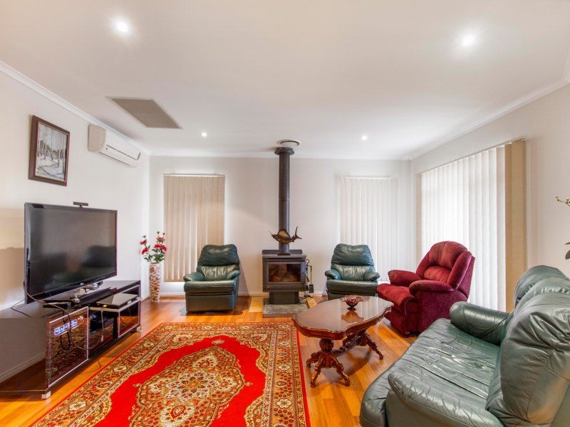 6 Tennyson Avenue, Clayton South VIC 3169