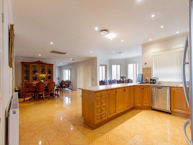 6 Tennyson Avenue, Clayton South VIC 3169