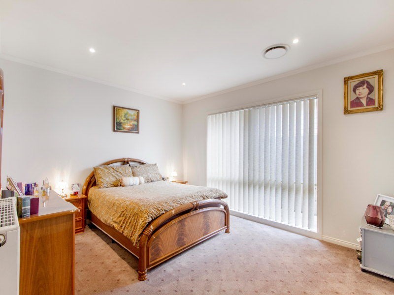 6 Tennyson Avenue, Clayton South VIC 3169