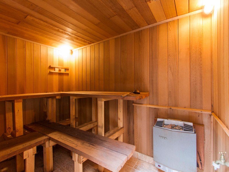 6 Tennyson Avenue, Clayton South VIC 3169