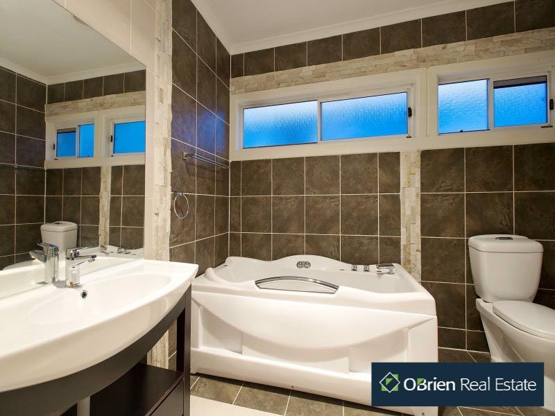 17 Seacrest Avenue, Seaford VIC 3198