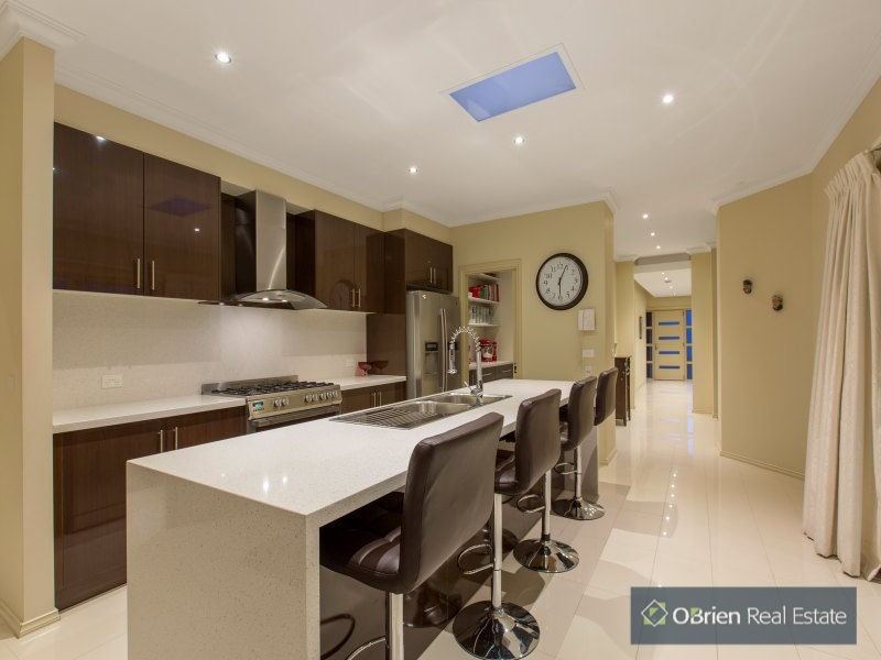 19 Barton Drive, Sandhurst VIC 3977