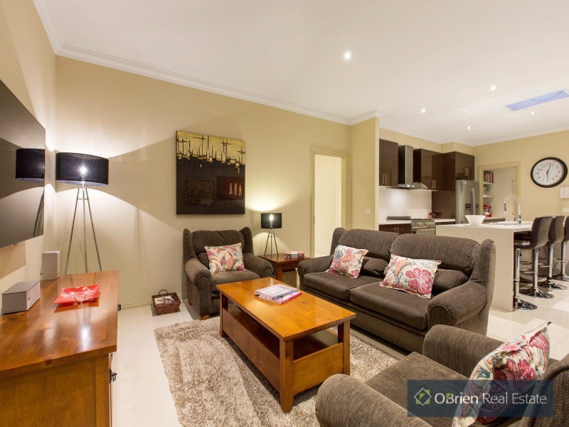 19 Barton Drive, Sandhurst VIC 3977