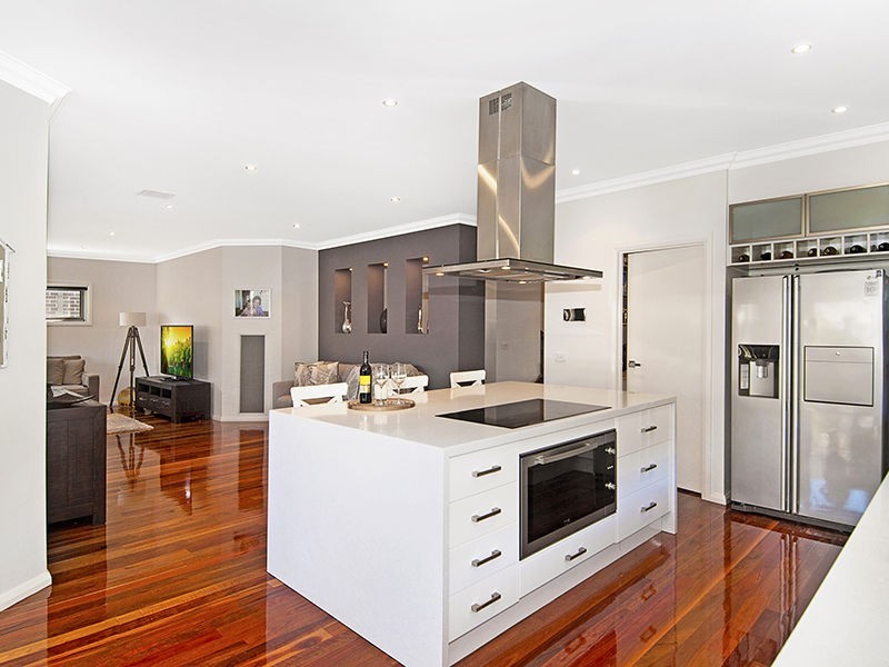 17 Sandarra Boulevard, Sandhurst VIC 3977