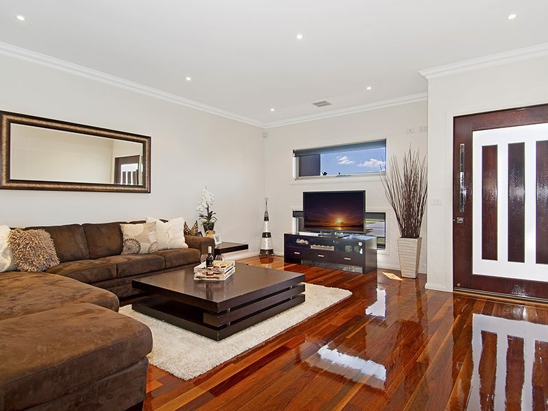 17 Sandarra Boulevard, Sandhurst VIC 3977