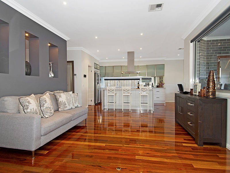 17 Sandarra Boulevard, Sandhurst VIC 3977