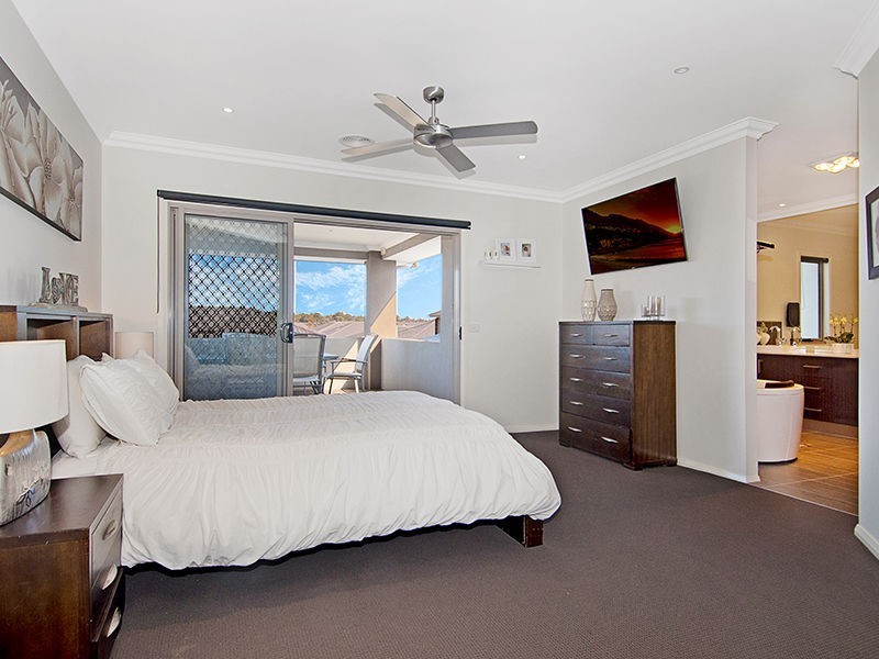 17 Sandarra Boulevard, Sandhurst VIC 3977