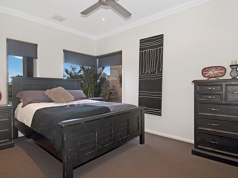 17 Sandarra Boulevard, Sandhurst VIC 3977