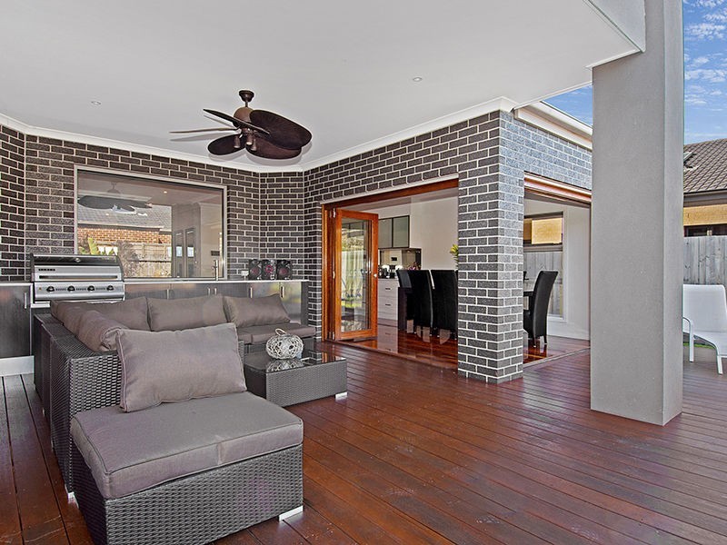 17 Sandarra Boulevard, Sandhurst VIC 3977