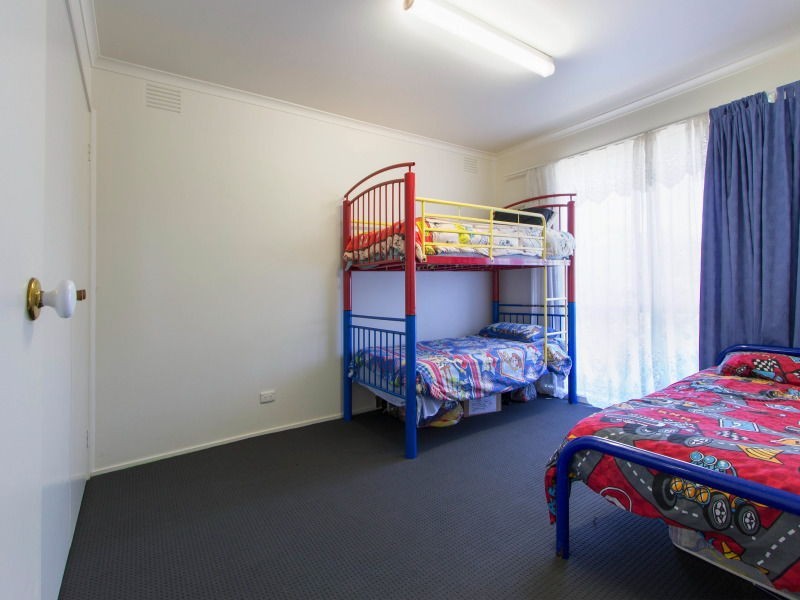 72 Silvertop Crescent, Frankston North VIC 3200