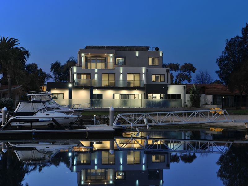 2 Salmon Bay, Patterson Lakes VIC 3197