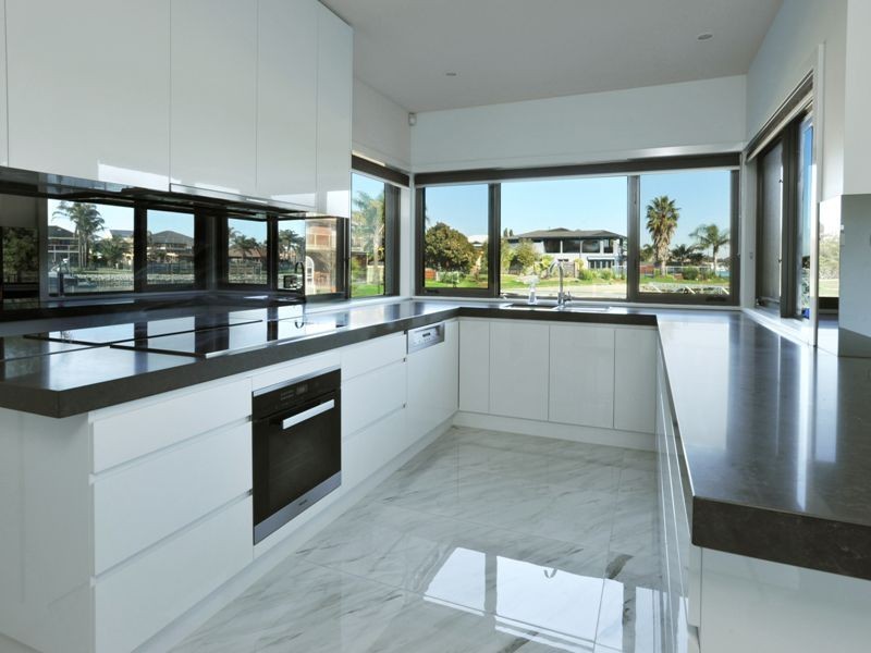 2 Salmon Bay, Patterson Lakes VIC 3197