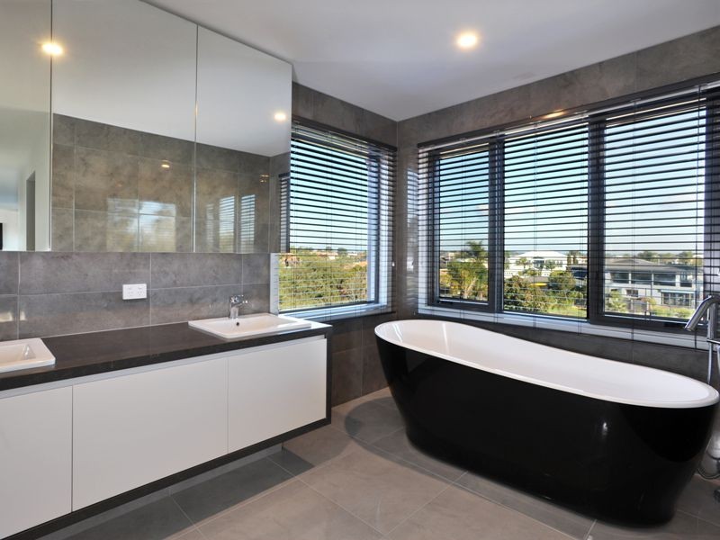 2 Salmon Bay, Patterson Lakes VIC 3197