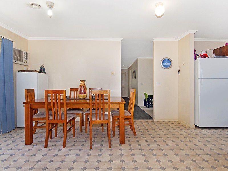 33 Manchester Drive, Skye VIC 3977