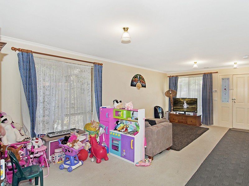 33 Manchester Drive, Skye VIC 3977