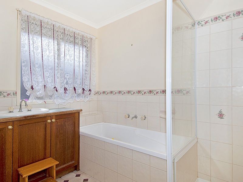 33 Manchester Drive, Skye VIC 3977