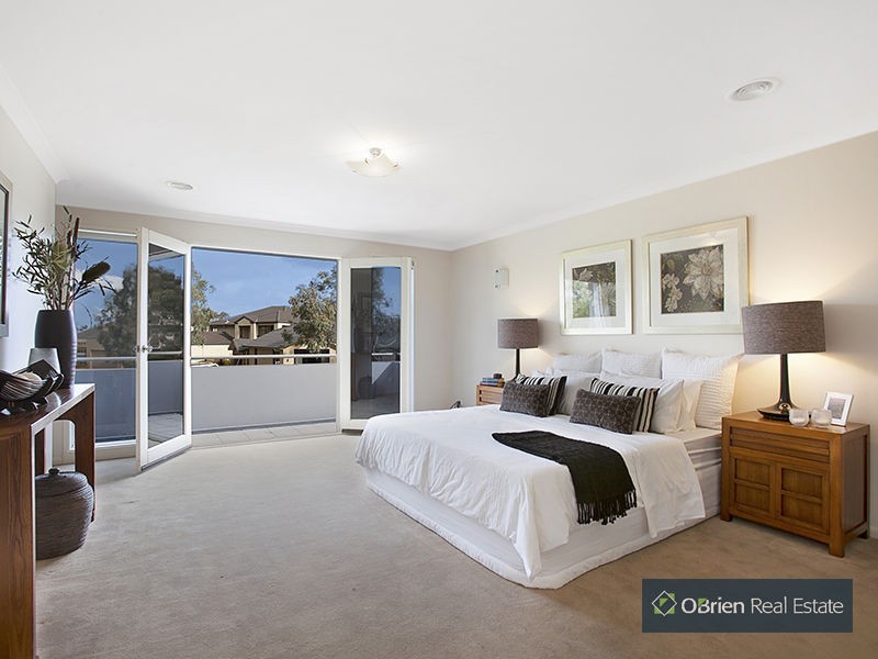 5 Lake King Circle, Waterways VIC 3195