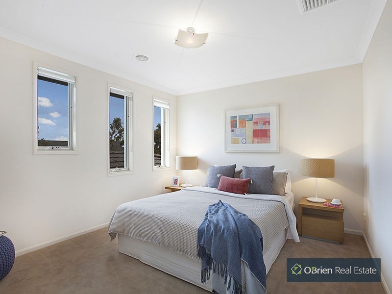 5 Lake King Circle, Waterways VIC 3195