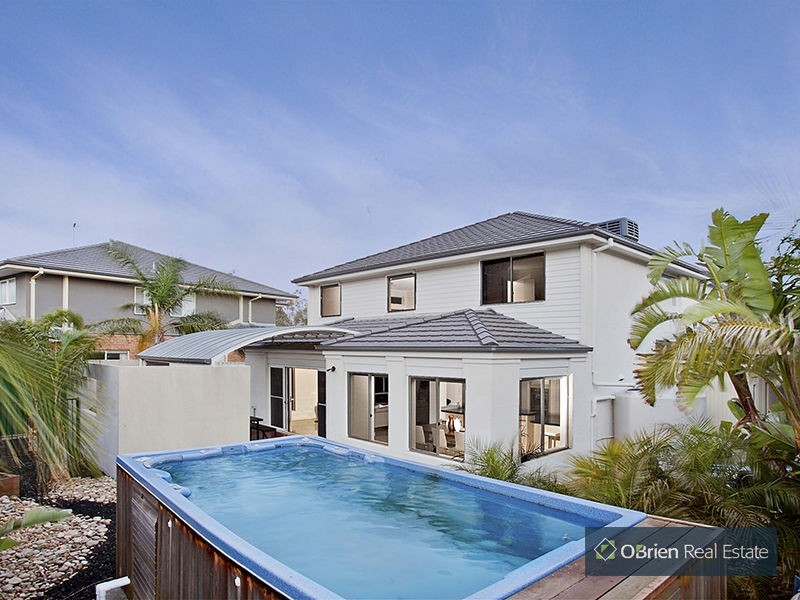 5 Lake King Circle, Waterways VIC 3195