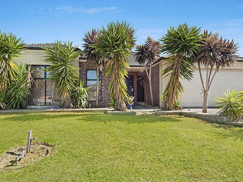 40 Diamond Parade, Skye VIC 3977