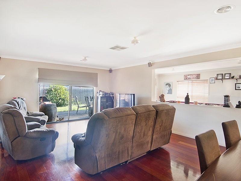 40 Diamond Parade, Skye VIC 3977