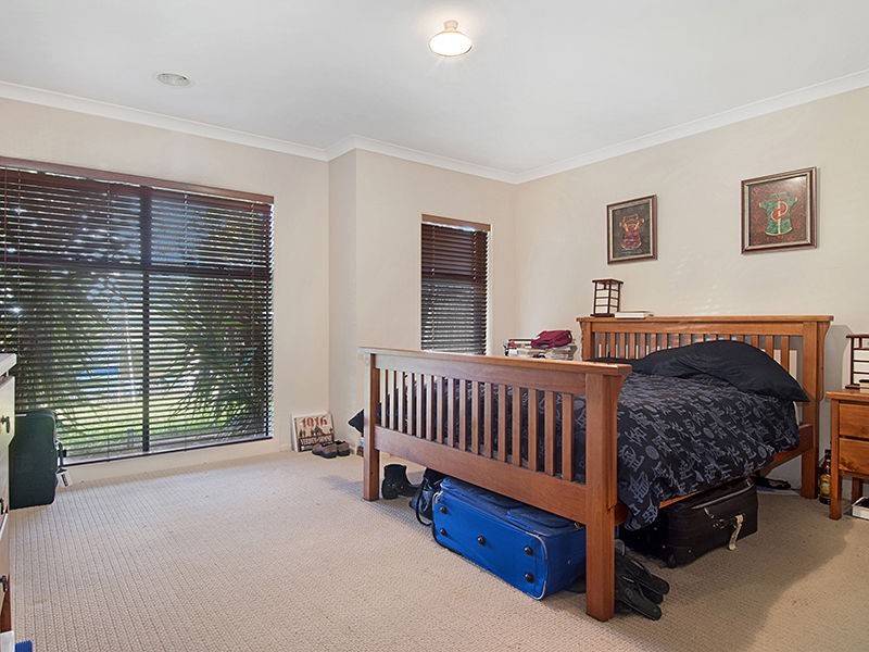 40 Diamond Parade, Skye VIC 3977