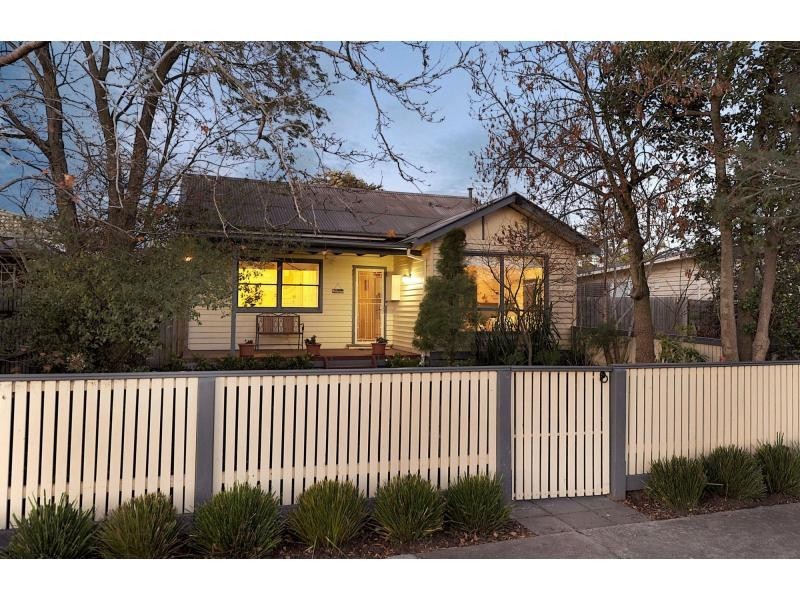 15 First Avenue, Chelsea Heights VIC 3196