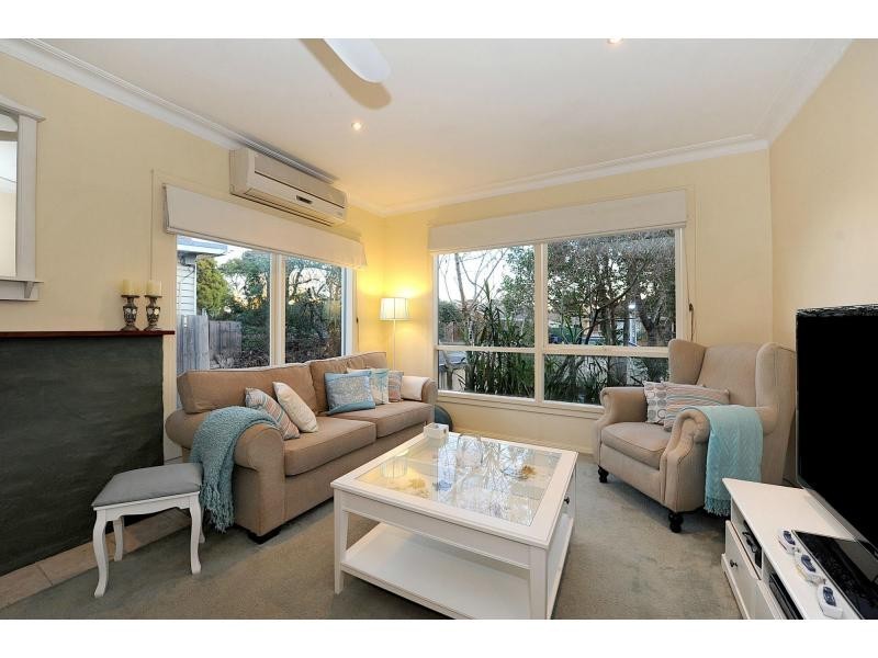 15 First Avenue, Chelsea Heights VIC 3196