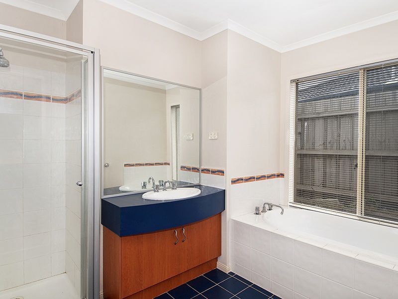 37 Clifton Park Drive, Carrum Downs VIC 3201