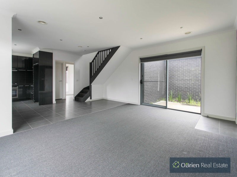 1/10 Bloomfield Road, Noble Park VIC 3174