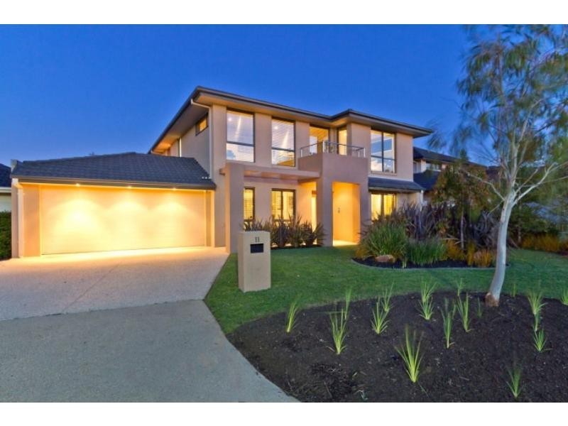 11 Feathery Grove, Sandhurst VIC 3977