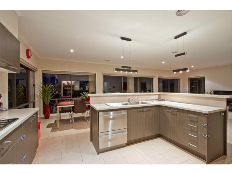 11 Feathery Grove, Sandhurst VIC 3977