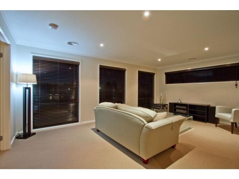 11 Feathery Grove, Sandhurst VIC 3977